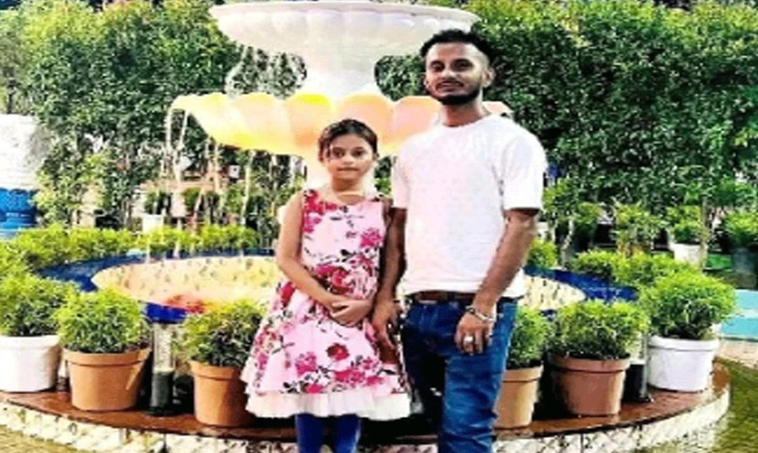 সড়ক দুর্ঘটনায় প্রাণ গেল বাবা-মেয়ের